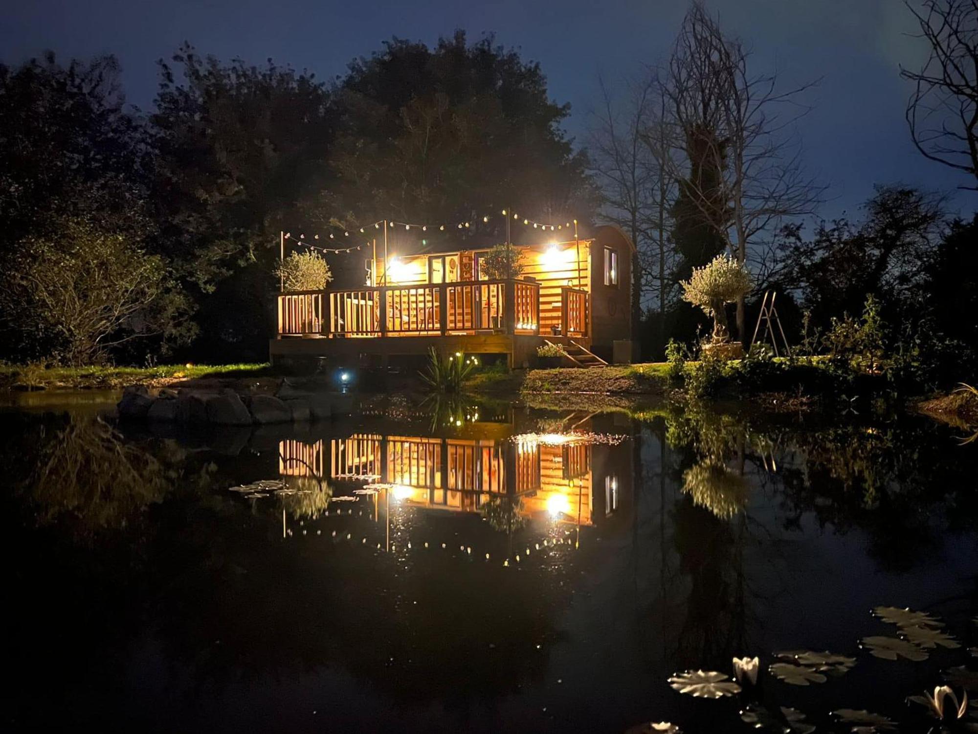 Rusty Duck Retreat Shepherds Hut Shedfield Dış mekan fotoğraf