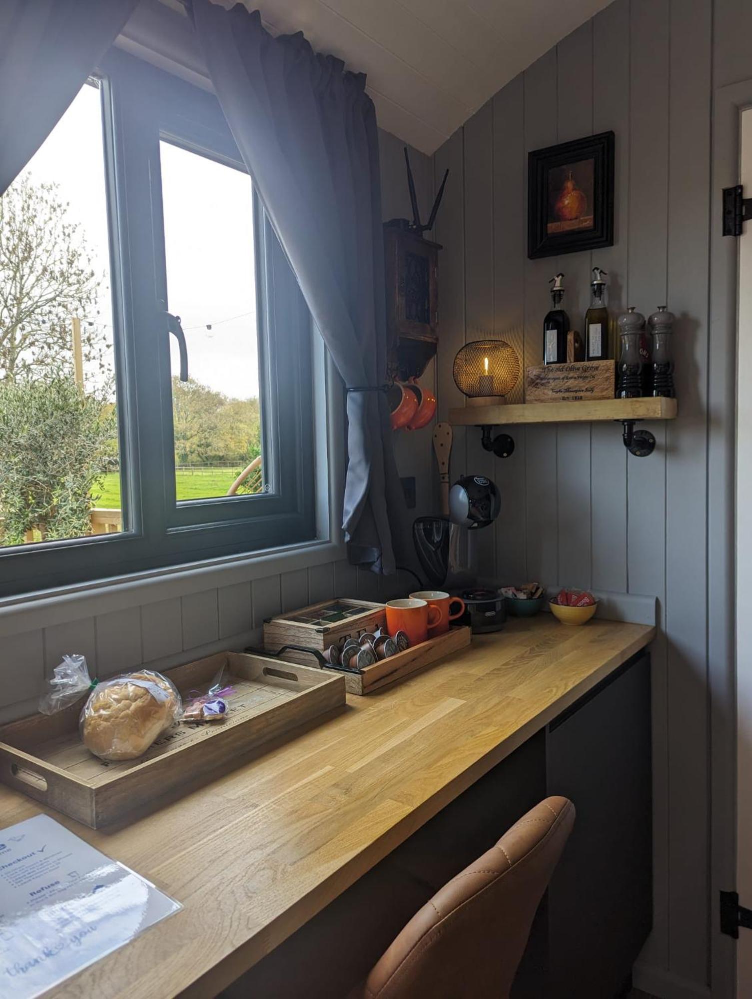 Rusty Duck Retreat Shepherds Hut Shedfield Dış mekan fotoğraf